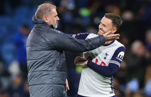 Maddison i del në mbrojtje Postecoglut