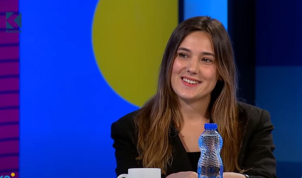 IQ Brain Training: Libri që zhvillon inteligjencën nga Dafina dhe Agnesa Prokshi (VIDEO) 