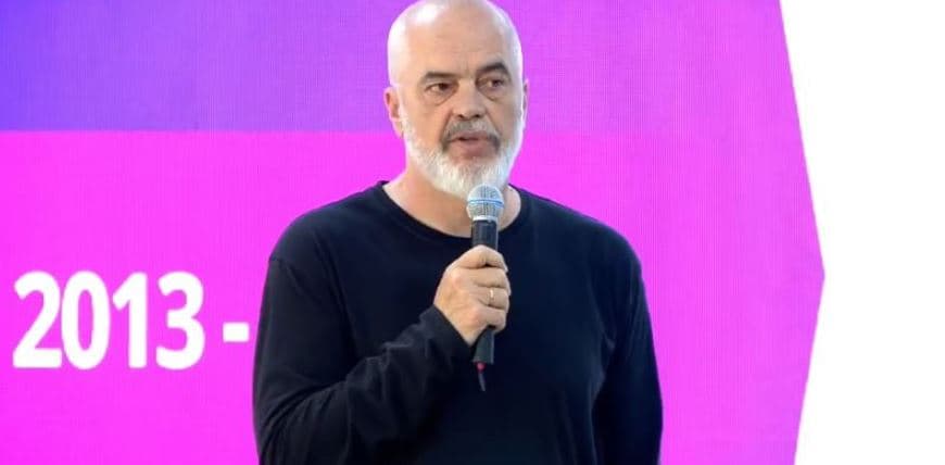 Rama shpall fitoren sonte në Sheshin Skënderbej