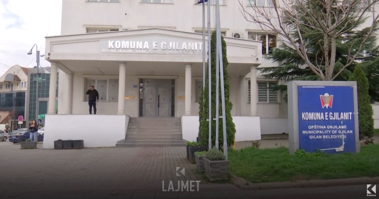 Projekti kundërthënës: Puna e Bulevardit bëhet lëmsh në Gjilan (VIDEO)