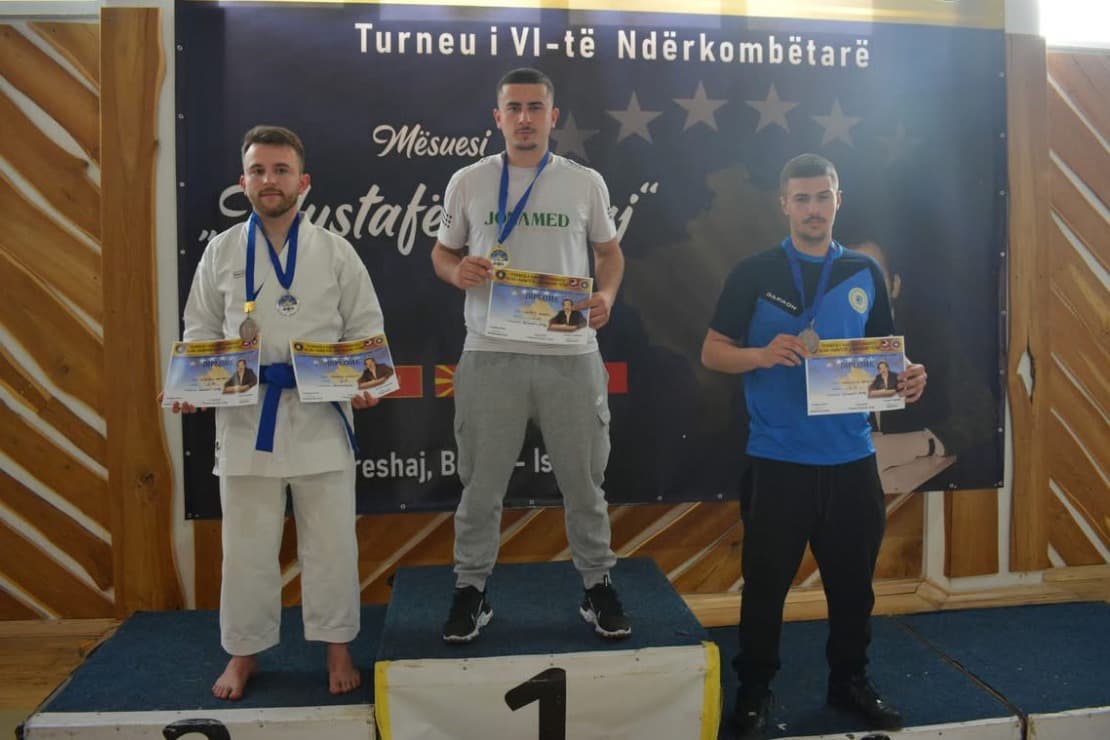 Garuesi i klubit të karatesë “Policia e Kosovës” stoliset me medaljen e bronztë në Istog
