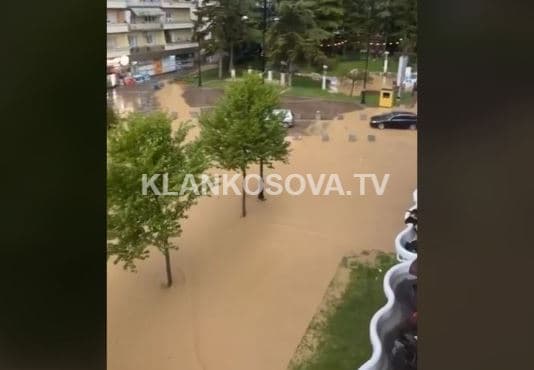 Reshjet e shiut vërshojnë Pejën sërish (VIDEO)