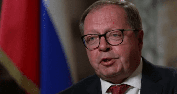 Ambasadori rus në Britani nuk e mohon ndjekjen e nëndetëseve bërthamore britanike