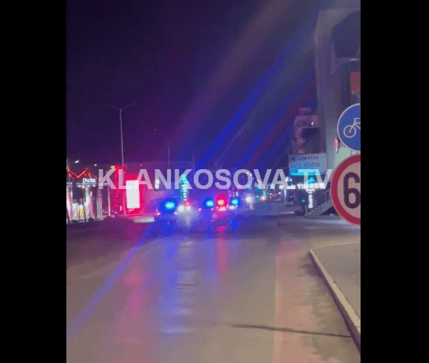Policia ndjek një veturë mbi gjysmë ore në Fushë-Kosovë (VIDEO) 