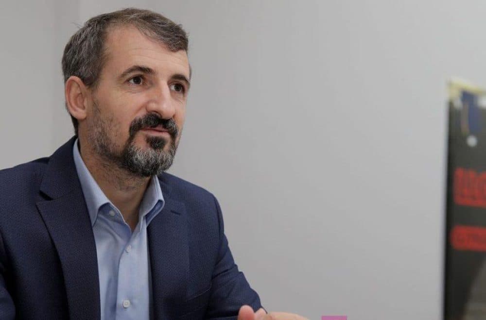 700 milionë euro rrymë, Kuvend i bllokuar – Miftaraj thotë se Kurti legalizoi varfërinë dhe po kërkon ta thellojë