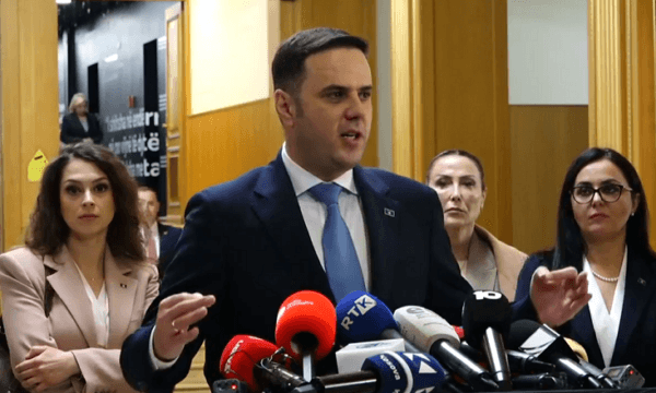 Abdixhiku: Në asnjë variant s'ka kompromis me VV-në, s'do të takohem me ta