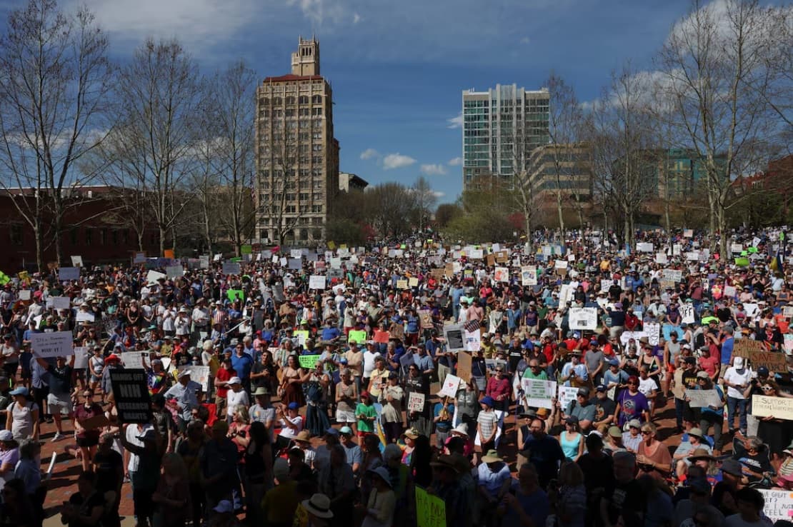 Protestuesit anti-Trump mblidhen në Washington dhe në qytete të tjera amerikane
