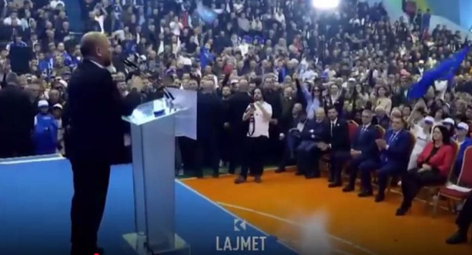 Berisha mbron Mziun, akuzon socialistët (VIDEO)