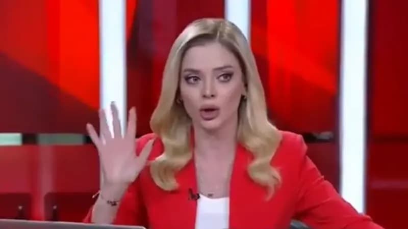 Tërmeti i fuqishëm në Stamboll, moderatorja televizive shkundet LIVE (VIDEO)