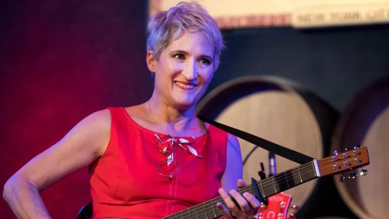 Muzikantja novatore Jill Sobule vdes nga zjarri në shtëpi