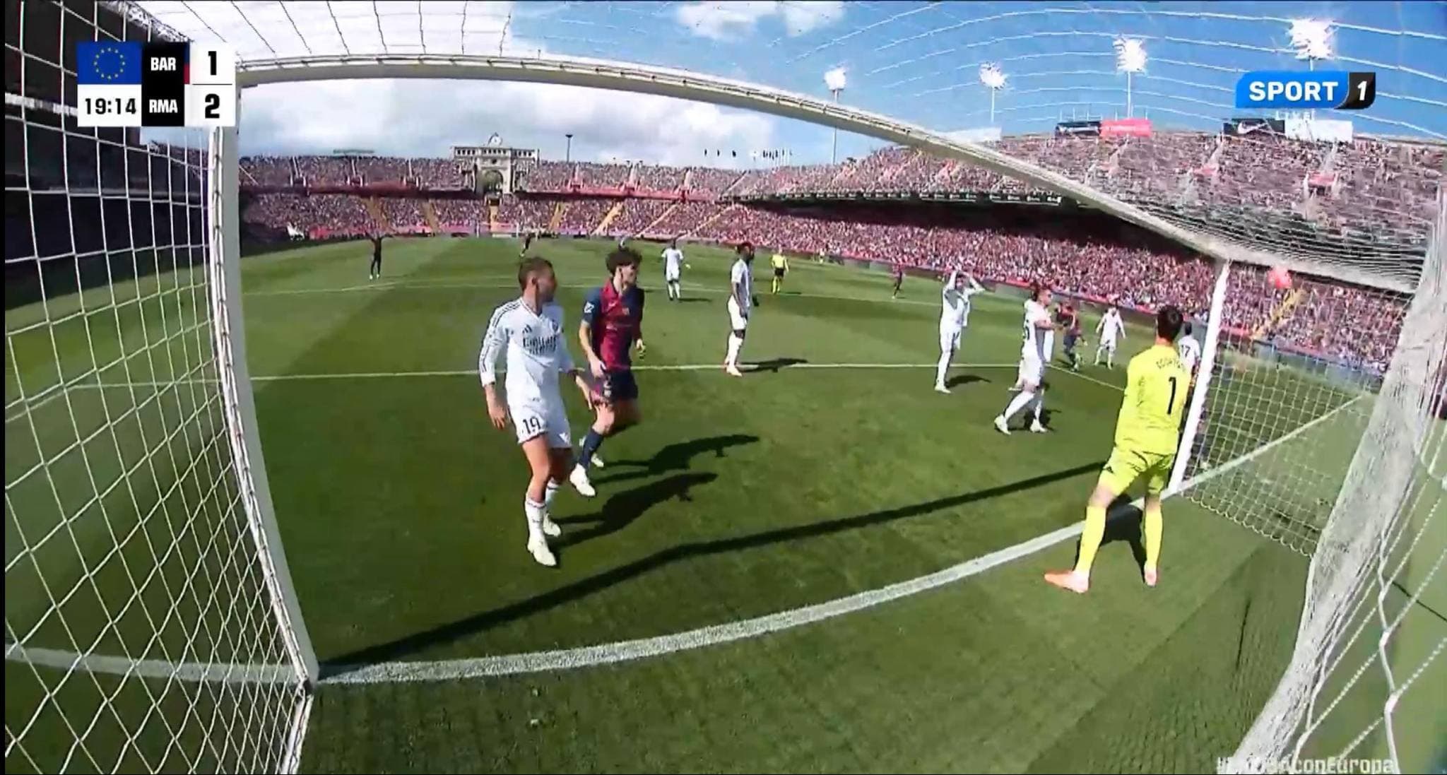 El Clasico e zjarrtë, Barça e ngushton epërsinë