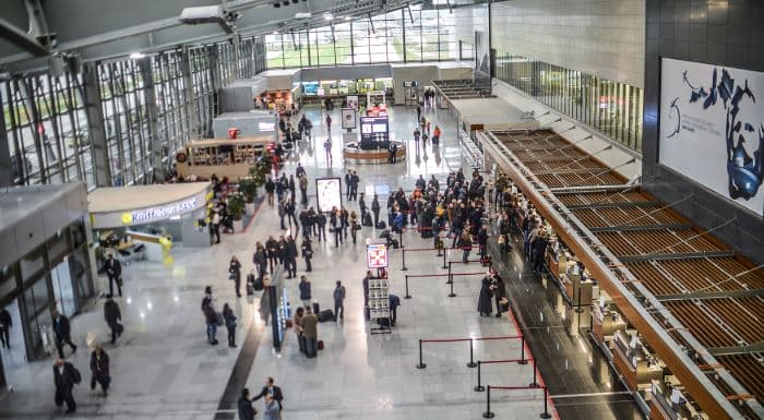 Arrestohet një turk në Aeroportin e Prishtinës, dyshohet se prezantoi leje qëndrim të falsifikuar