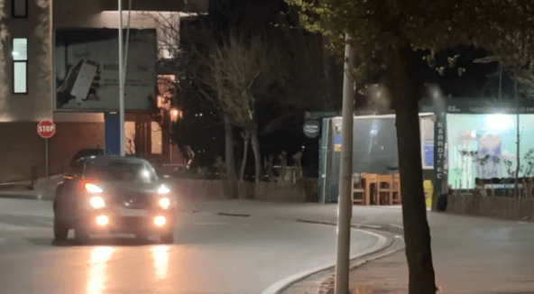 Aksident me vdekje në Tiranë, 15-vjeçari përplas të moshuarin