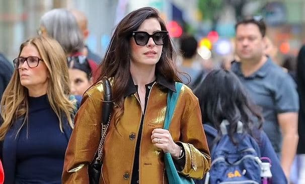 Anne Hathaway, plot stil rrugëve të Nju Jorkut