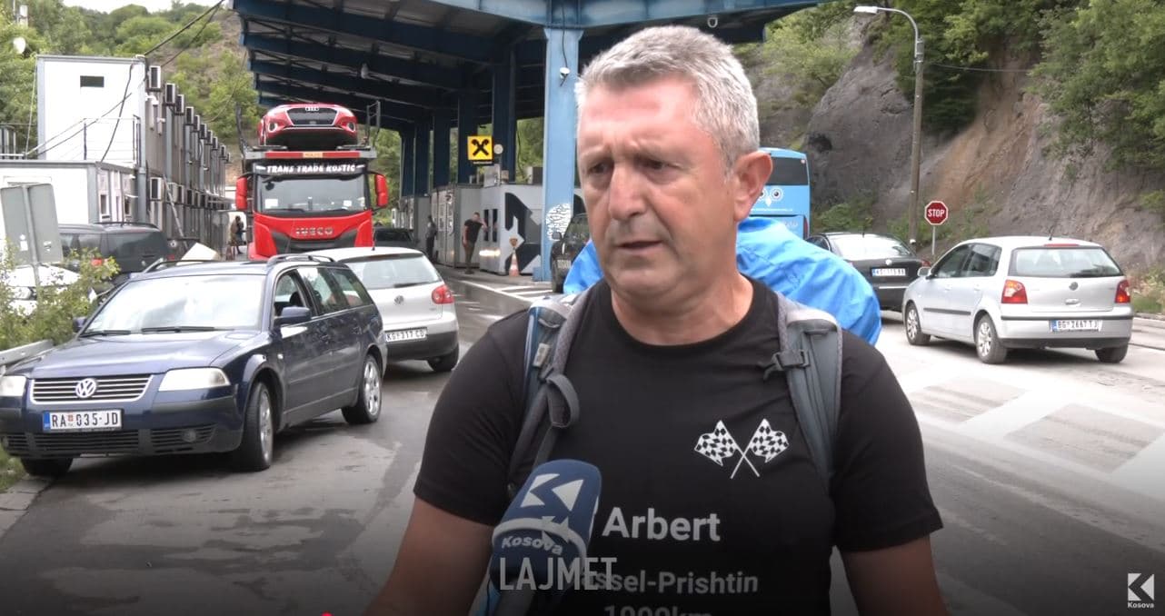 Misioni i kosovarit: Eci 1900 km nga Gjermania në Kosovë, nëpër Serbi (VIDEO)