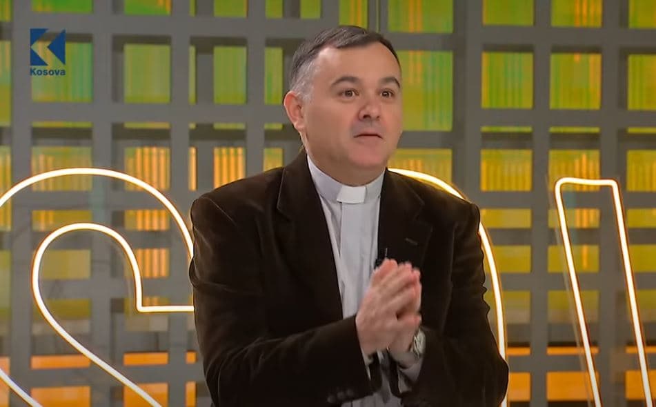 Konklavë historike në Vatikan: Kush do të jetë Papa i ri? (VIDEO)