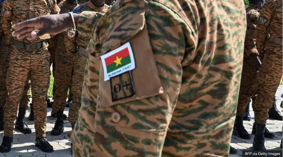 Ushtria e Burkina Faso akuzohet për vrasjen e mbi 100 civilëve në 'masakër'