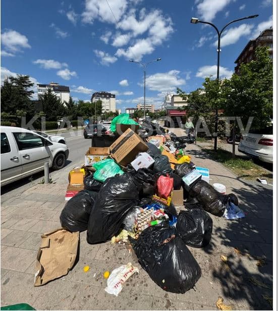 Deponi e madhe e bërllokut edhe në lagjet Pejton e Aktash