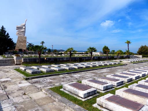 5 maji - Dita e Dëshmorëve, nderim për heronjtë që ranë në luftë për atdheun
