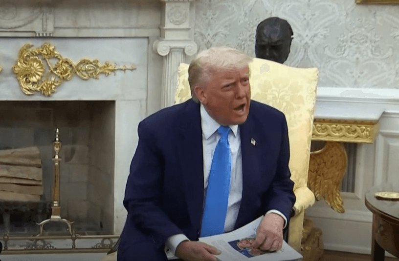Gazetari nervozon Trumpin me pyetjen për avionin e dhuruar nga Katari (VIDEO)