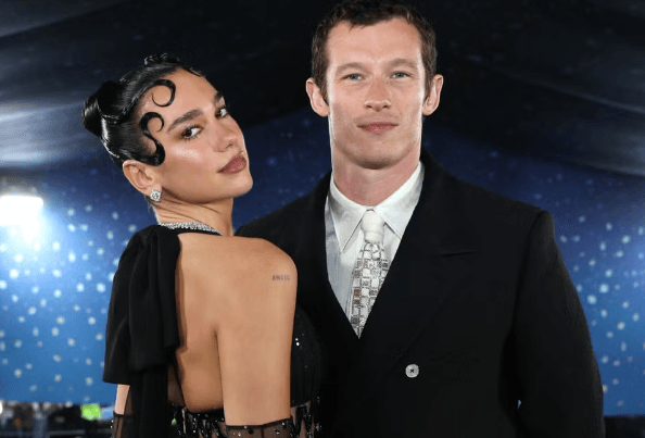 Çifti më i ëmbël i mbrëmjes: Dua Lipa dhe Callum Turner në Met Gala