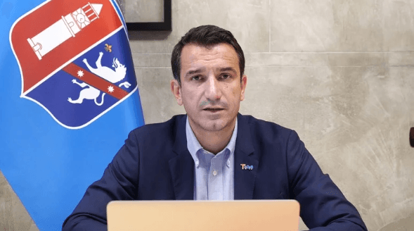 Voton në ambientet e paraburgimit të Durrësit, kryebashkiaku i Tiranës, Erion Veliaj