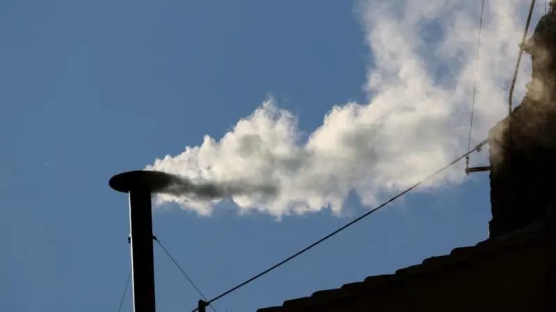 Del tymi i bardhë në Vatikan, Papa i ri në ditën e dytë të Konklavit