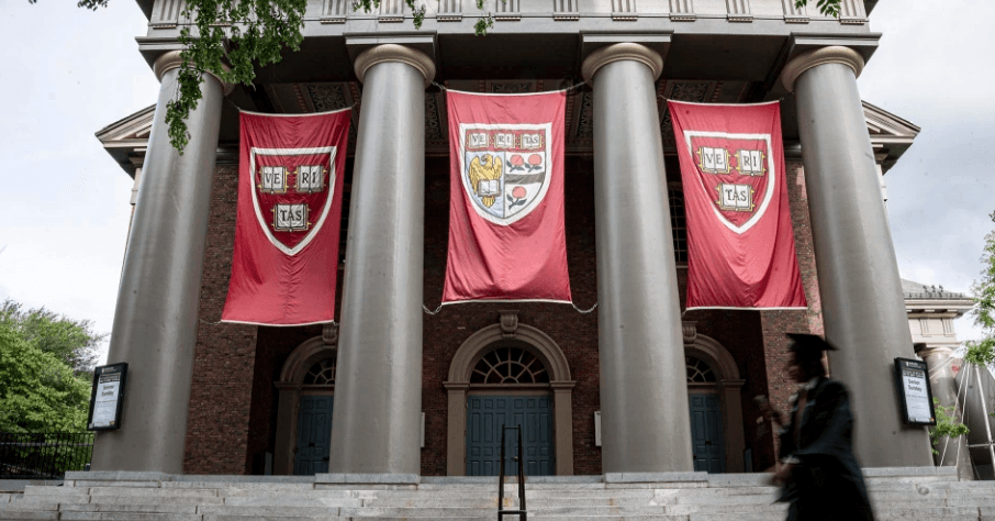 Urdhëri gjyqësor ndalon pezullimin e Harvard për studentët e huaj