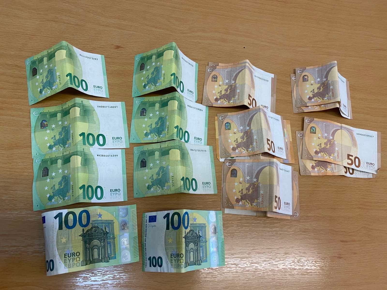 Policia e gjen personin që i kishte humbur portofoli, pasi ia dorëzoi një qytetar tjetër në stacion