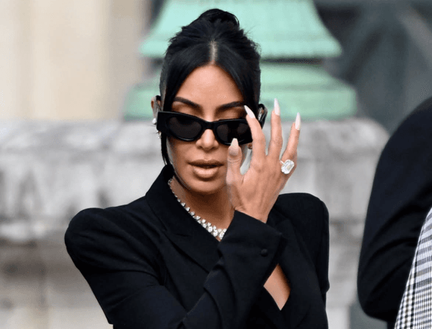 Mes lotësh dhe emocioneve, Kim Kardashian fali grabitësit e Parisit