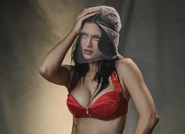 Kylie Jenner tjetërsohet për fotosesionin e ri