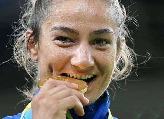 "Urime kampionja jonë" - Majlinda Kelmendi urohet për ditëlindje nga Federata e Xhudos së Kosovës