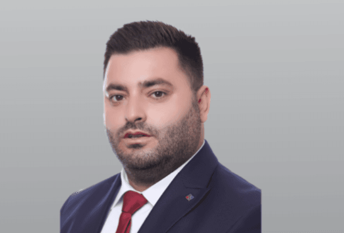 Ish-kandidati për deputet i VV-së synon pozitën e drejtorit të spitalit të Vushtrrisë