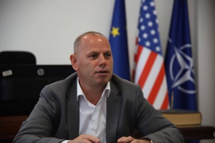 Lladrovci ironizon me Kurtin se s'do koalicion me PDK-në: Rrushi që nuk arrihet, është i thartë!