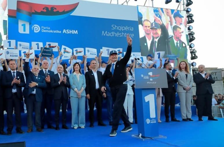 Berisha nga takimi përmbyllës në Shkodër: U zgjodh një Donald Trump i ri në Vatikan