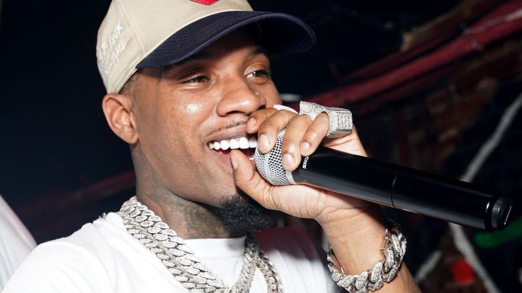 Tory Lanez u godit 14 herë me thikë brenda burgut, dërgohet me urgjencë në spital