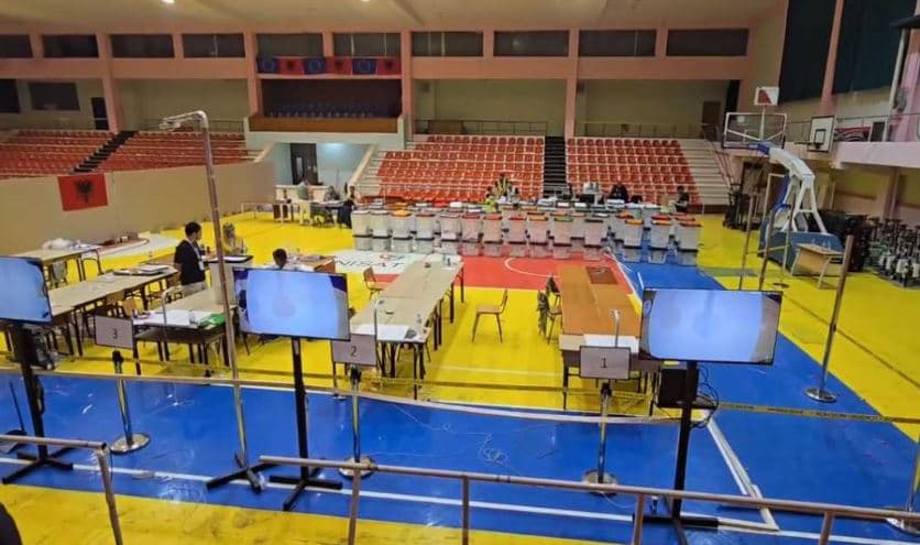 PS me 10 deputetë në Elbasan, pesë nga lista e hapur - PD zbret në katër