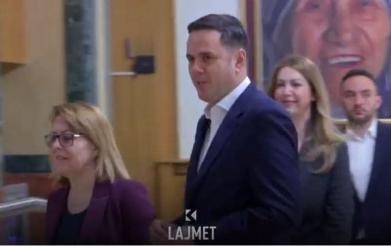 Qeveria e tranzicionit - Vetëm VV e refuzon plotësisht Abdixhikun (VIDEO)