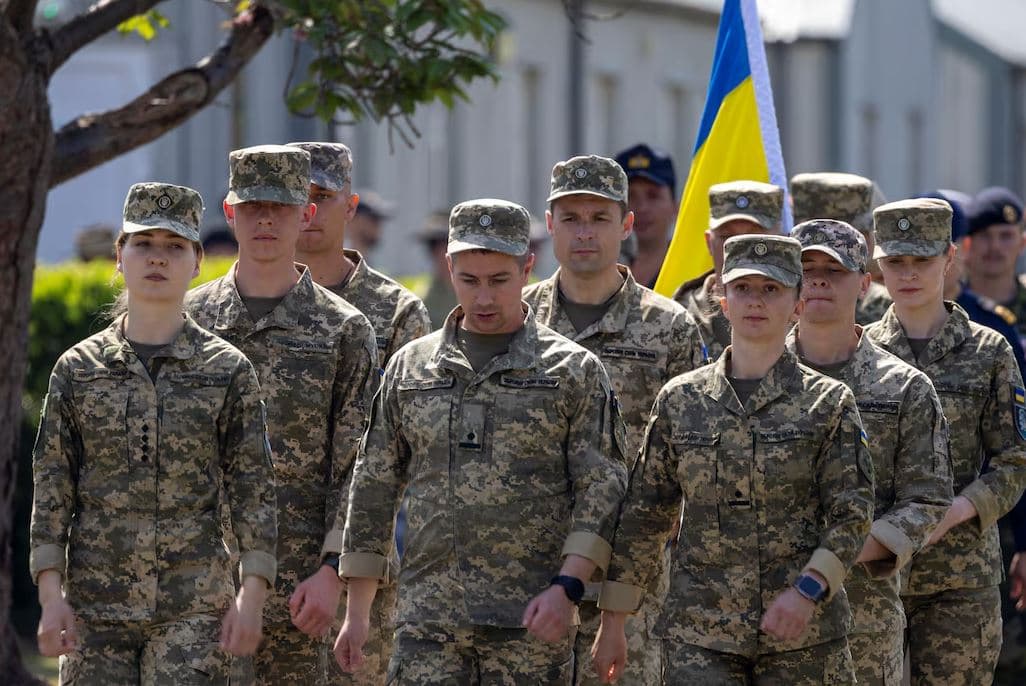 Trupat ukrainase do t'i bashkohen parakalimit të ushtrisë britanike për festimet e Ditës së Fitores në Luftë