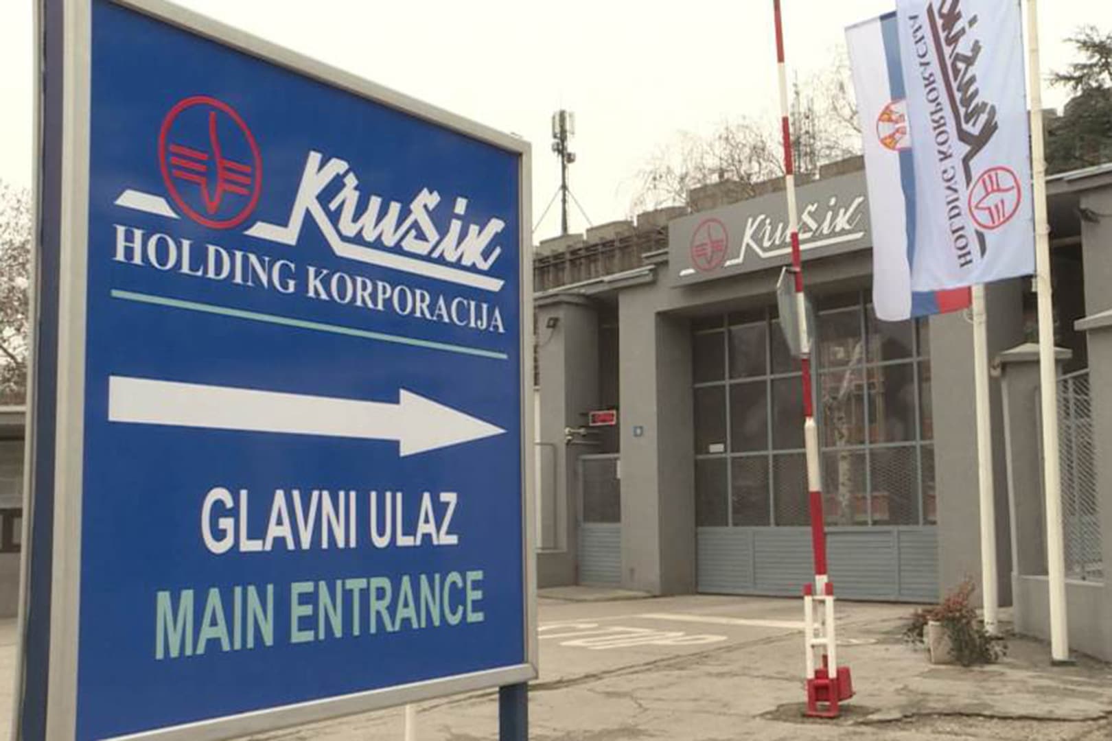 Shpërthim në një fabrikë armësh në Serbi, lëndohen disa persona