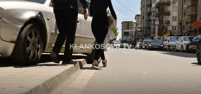 Tmerrohet e mitura në Fushë Kosovë: Rrëmbehet në pikë të natës, lëshohet pas një ore