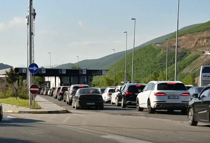 20 minuta pritje për të dalë nga Kosova
