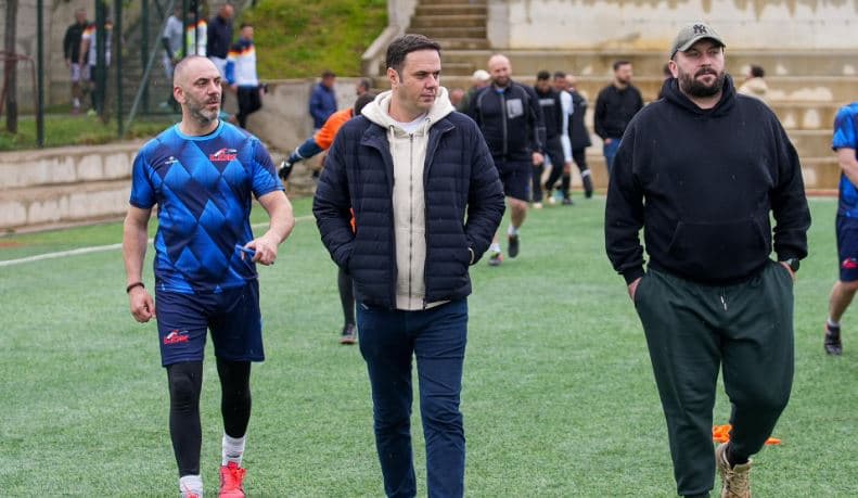 Abdixhiku uron Veteranët e FFK-së për fitoren në “Futbolli na bashkon”: E merituar në plotni