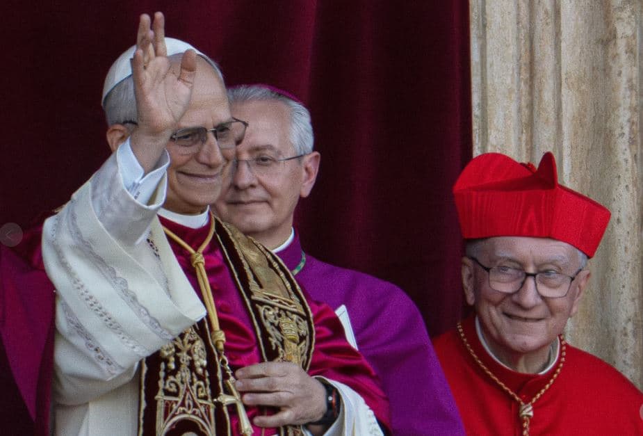 Papa Leo kremton Meshën e parë pas zgjedhjes historike si pasardhës i Françeskut