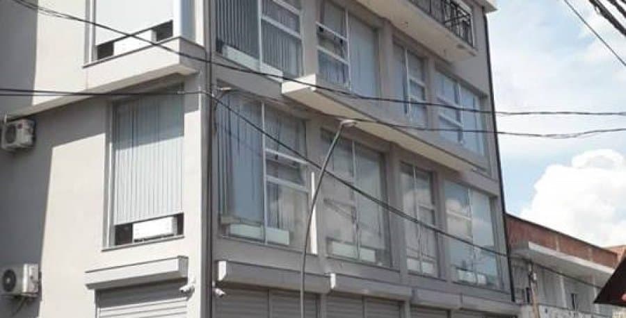 Ishte duke gërmuar pa leje, prokuria jep urdhër ndaj një qytetari që të ndalë përdorimin e mjeteve motorike