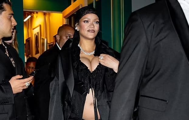Rihanna thotë se nuk do ta vonojë albumin për shkak të shtatzënisë