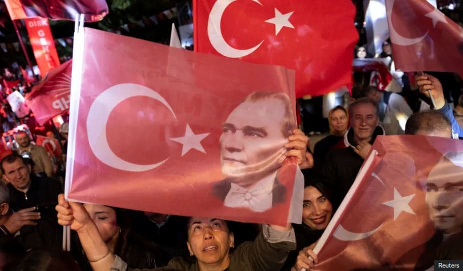 Turqia arreston dhjetëra persona, përfshirë anëtarë të partisë opozitare
