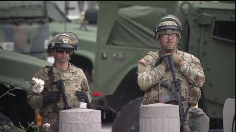 Një zyrtar amerikan thotë se policia e Los Angelesit i arrestoi 29 persona teksa priten protesta të tjera