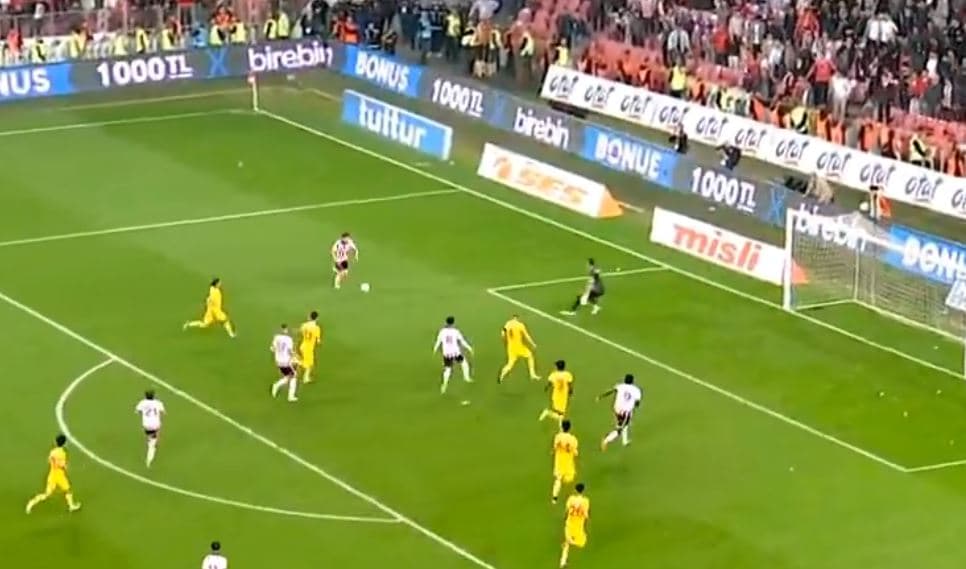 Arbnor Muja me gol historik, dërgon klubin e tij në Europa League