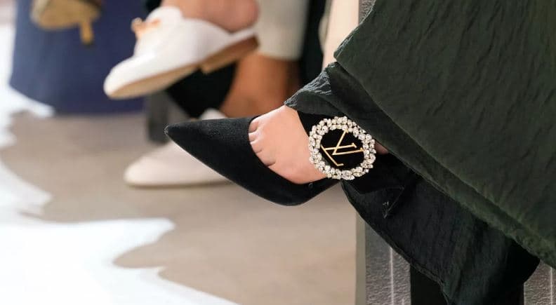 Louis Vuitton padit prodhuesin portugez të pijeve alkoolike: 'Logoja është shumë e ngjashme me tonën'